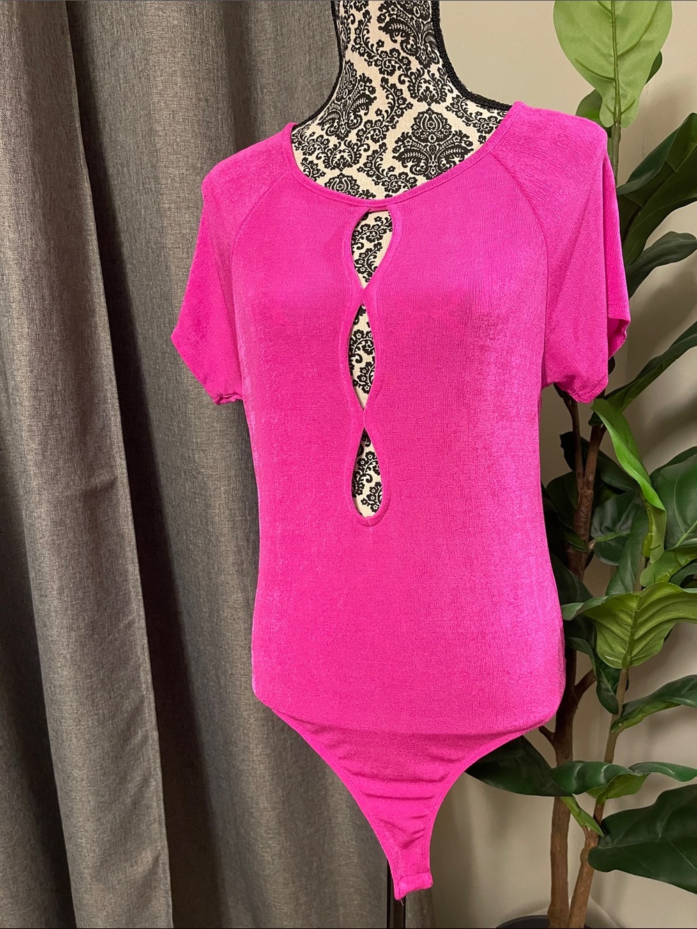 wild fable Hot Pink Keyhole Short-Sleeve Bodysuit